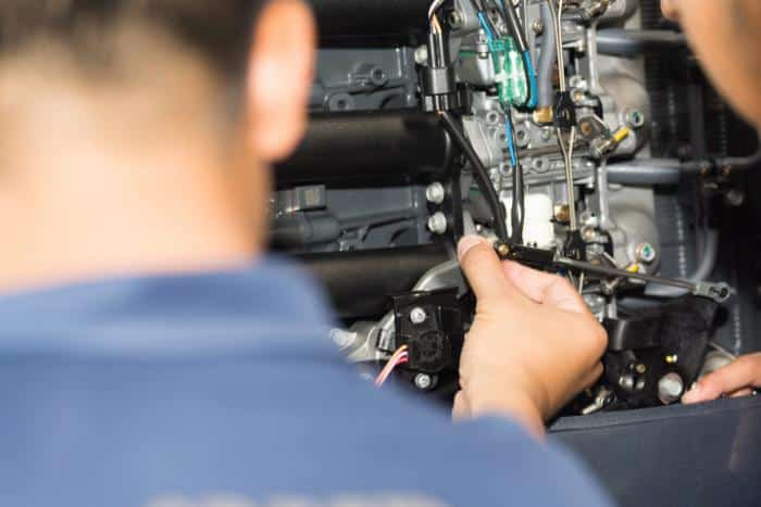 Seasoned Technicians with Expertise in Honda Outboards fix outboard motors